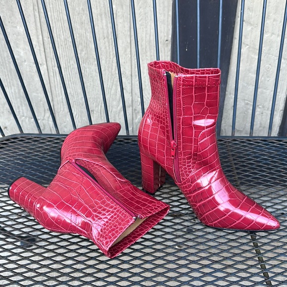 NWT. Catherine Malandrino Ankle Boots - Picture 3 of 17